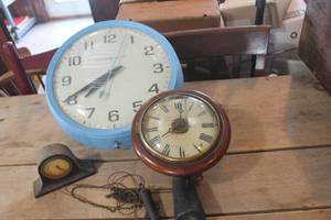 lot 3117 image: Clocks untested