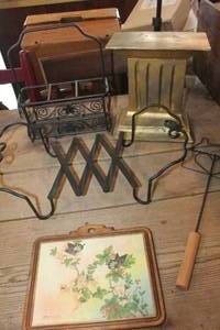 lot 3122 image: Vintage Dcor Pieces and More