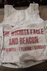lot 3133 image: Vintage Newspaper Canvase Paperboy Bag