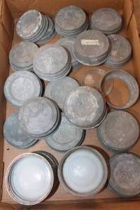 lot 3137 image: Lot of Zinc Canning Lids