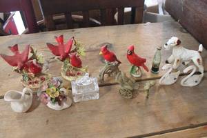 lot 3145 image: Vintage Cardinal Figurines and More