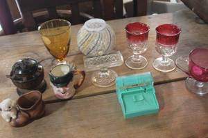 lot 3146 image: Vintage Small Goblets and More
