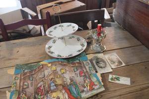 lot 3154 image: Vintage Christmas Advent Calendar and More