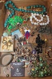 lot 3159 image: Flat of Misc. Jewelry