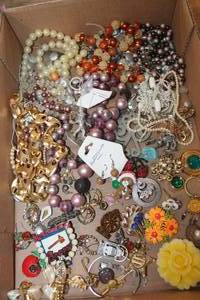 lot 3161 image: Flat of Misc. Jewelry