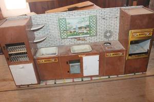 lot 3169 image: Vintage Metal Toy Kitchen
