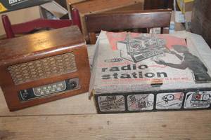lot 3184 image: IOB Remco Radio Station untested and More