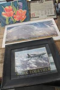 lot 3200 image: Various Sized Home Dcor Pictures