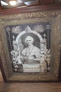 lot 3205 image: Antique Large Pope Picture wwood frame 26 x 30