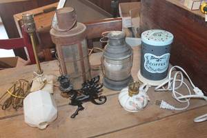 lot 3217 image: Vintage Marble Lamp Base untested & More