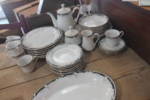 lot 3221 image: Crown Ming Vintage China Set small chips