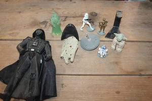 lot 3224 image: Vintage Stars Wars Action Figures and More