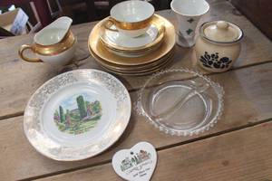 lot 3236 image: Vintage China Dishes and More