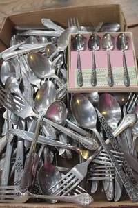 lot 3240 image: Flat of Misc. Silverware