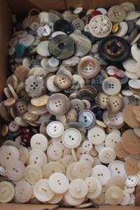 lot 3244 image: Flat of Misc. Buttons