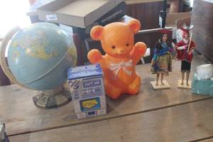 lot 3247 image: Vintage Globe, Banks and More