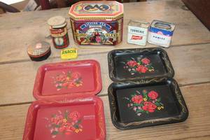 lot 3248 image: Vintage Metal Tip Trays and More