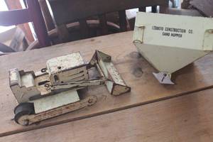 lot 3256 image: Vintage Metal Structo Toy Bulldozer and More