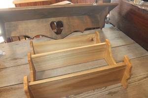 lot 3264 image: Various Sized Wood Shelves