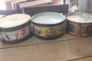 lot 3279 image: Antique Metal Toy Drums one with damage