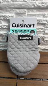 lot 10 image: Cuisinart 2 Silicone Mini Oven Mitts - Heat Resistant
