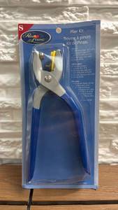 lot 26 image: Prym-Dritz Plier Kit 11082 for Snaps and Eyelets