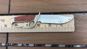 lot 73 image: 3 Fixed-Blade Knife