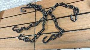 lot 101 image: 4-Leg Punch Bag Chain