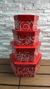 lot 125 image: Red Hexagonal Nesting Gift Boxes (Set of 4)