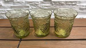 lot 171 image: Set of 3 Imperial Glass Tumblers��Green, Raised Harvest Grape Pattern
