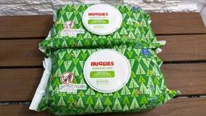 lot 178 image: Huggies Natural Care Wipes - 2-Pack (64 wipes each)