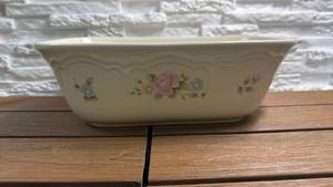 lot 182 image: Pfaltzgraff 10 Loaf Pan in Tea Rose Pattern (025A2990)