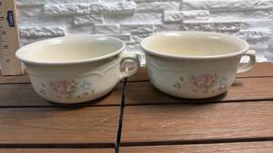 lot 187 image: Pfaltzgraff Jumbo Soup Mug in the Tea Rose Pattern - Lot of 2