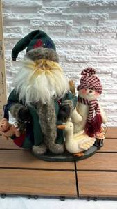 lot 238 image: Santa, Snowman and Goose Figurines Set