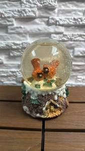 lot 253 image: Enesco Winter Wonderland Musical Snow Globe