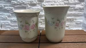 lot 264 image: Pfaltzgraff Utensil HolderVase Set of 2 - Tea Rose Pattern (6 & 6.75 Stonewear)