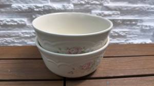 lot 265 image: Pfaltzgraff 6 Diameter Ceramic Bowls in the Tea Rose Pattern - Lot of 2