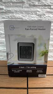 lot 277 image: Mainstays 1500 Watt Ceramic Fan-Forced Heater