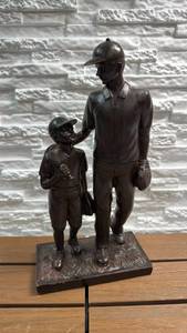 lot 315 image: Baseball Player and Child Figurine Sculpture