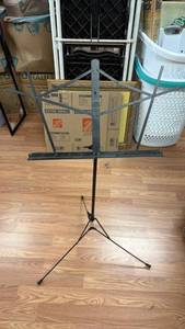 lot 326 image: Proline Music Stand (Black GMS20BK) w Extra Shelf