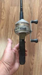 lot 339 image: Shakespeare Alpha Graflite Rod & Zebco 33 Classic Ball Bearing Fishing Reel Combo