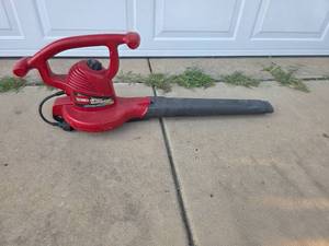 lot 355 image: Toro Electric Blower