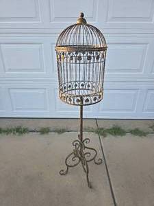 lot 356 image: Nice Metal decorative cage