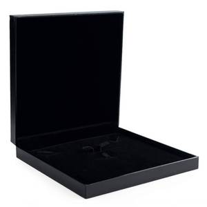 lot 79 image: Pre Owned Oirlv Black Necklace Case,Big Necklace Gift Box for Women,Jewelry Set - Retail $22