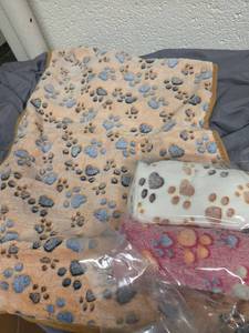 lot 167 image: Three Pack Small Dog Blanket - Retail $0