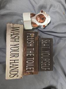 lot 172 image: Bathroom Decor - Retail $0