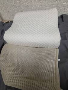lot 206 image: Small Travel Pillow With Carrying Bag - Retail $0