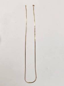 lot 98 image: 14K Solid Gold Herringbone Snake Chain Necklace 18 Inches 1.1g