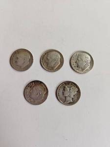 lot 142 image: Lot of 5 Vintage U.S. 90% Silver Dimes&nbsp