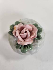 lot 185 image: Porcelain Floral Trinket Box Pink Rose White Base